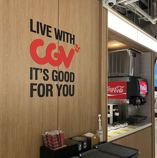 LW102 Premium Wood Denver Oak in a real interior setting